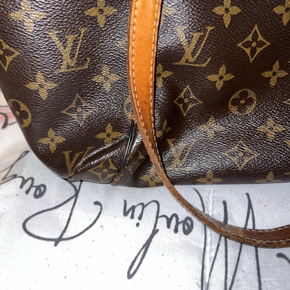 Beautiful Authentic Totally - Picture 3 of 15